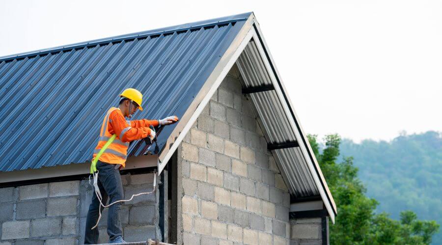 Expert Emergency Roof Repairs services in Mapleton, ME